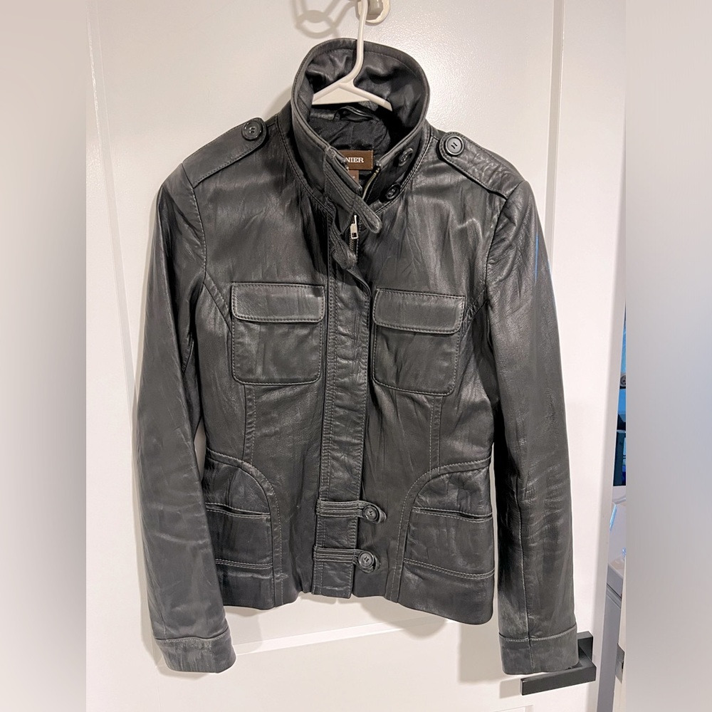 Black leather moto jacket - excellent condition -XS